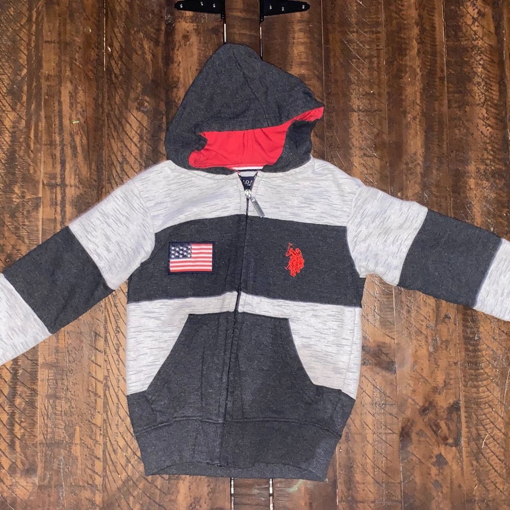 Great Condition zip up hoodie size 5/6!!